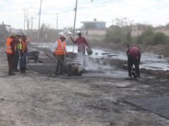 Continúa Gobierno Municipal con trabajos de bacheo en carretera Juárez Porvenir y bulevar Manuel Talamás Camandari