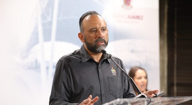 Informa Presidente Municipal avance en rastreo y bacheo en calles