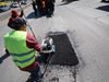 Trabajan con bacheo en la avenida Manuel J. Clouthier