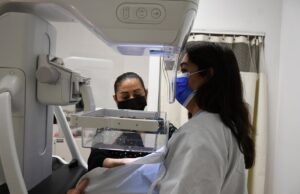 Apoya Estado a mujeres con cáncer de mama con más de 2 mil sesiones de radioterapia