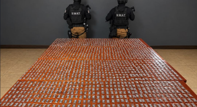 Asegura SSPE más de mil 700 envoltorios con presunta droga cristal en Punta Oriente tras operativo ordenado por Gilberto Loya