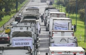 Organizaciones transportistas rechazan bloqueos carreteros y acuerdan continuar el diálogo con el Gobierno de México